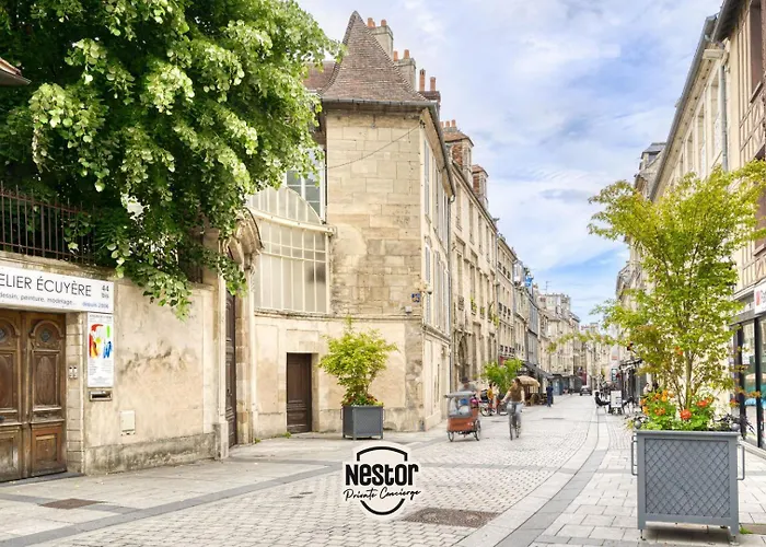 La Casa Moderna — Quiet, Modern Caen